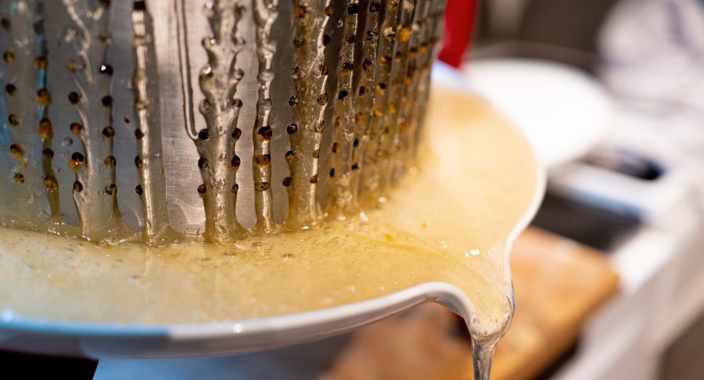 Honninb bliver presset